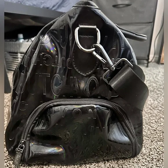 NWOT VON DUTCH Holographic Weekender Bag Onyx Black - Picture 7 of 10